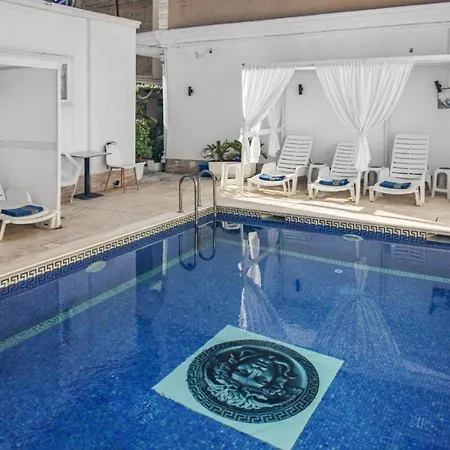 Center & Pool