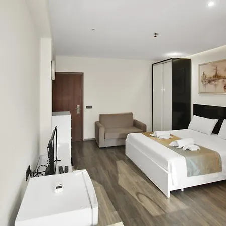 Hotel 18 Center 4*