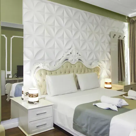 18 Center Hotel 4*
