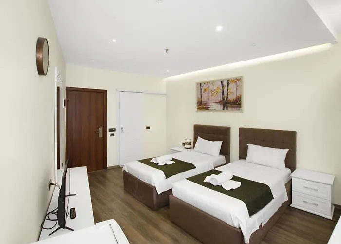 Hotel 18 Center