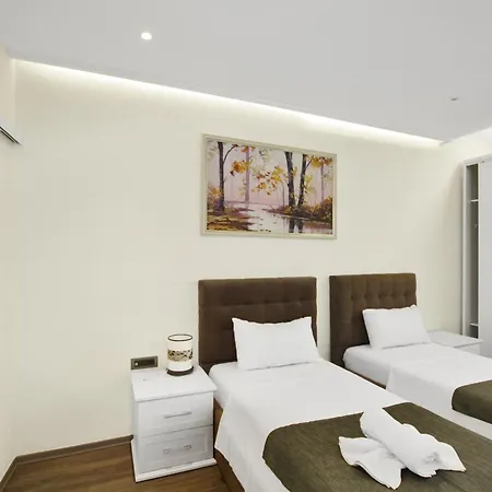 Hotel 18 Center