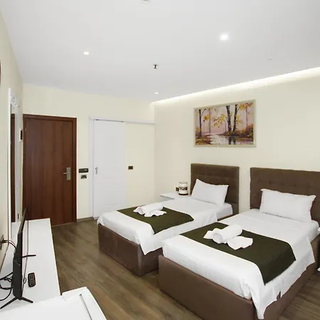 Hotel 18 Center