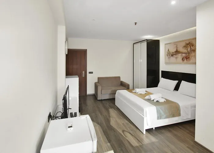 Hotel 18 Center 4*