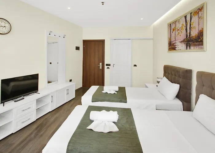 18 Center ティラナ