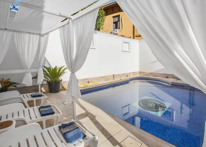 ホテル 18 Center ティラナ